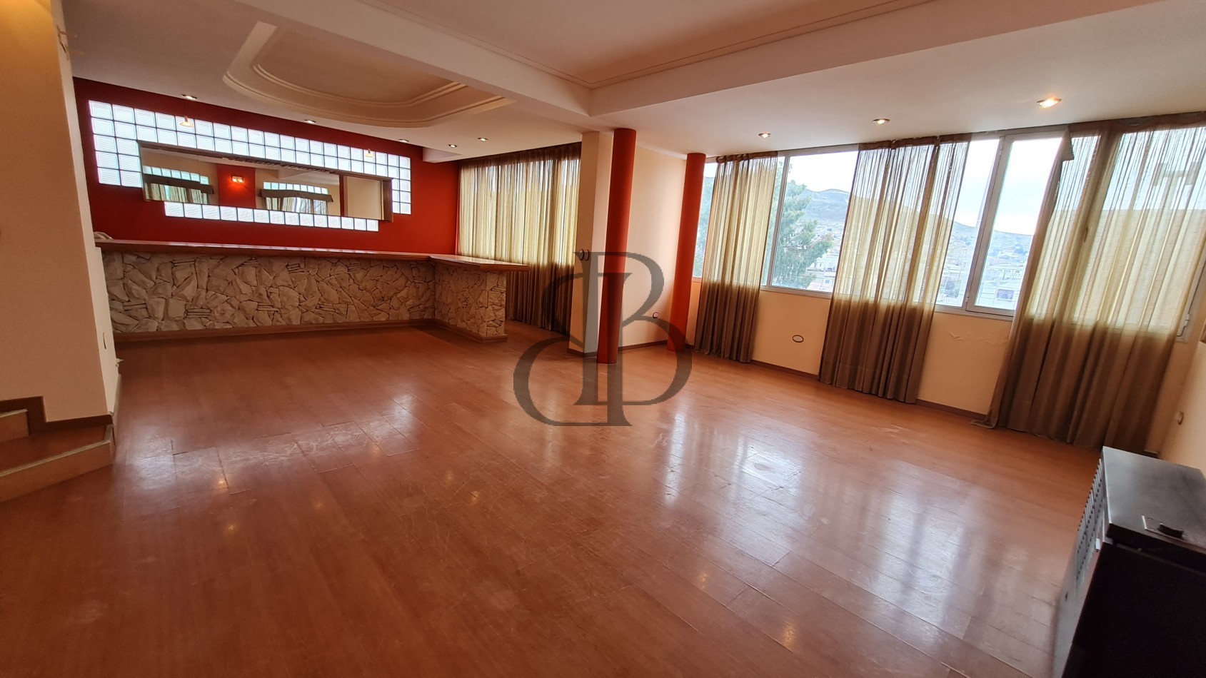 CASA + LOCAL EN VENTA B° PUEYRREDON
