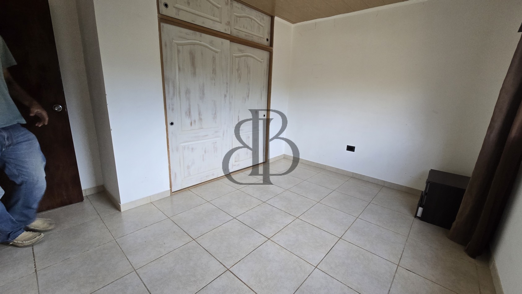 CASA EN VENTA 2 PLANTAS 3 DORM ZONA SUR