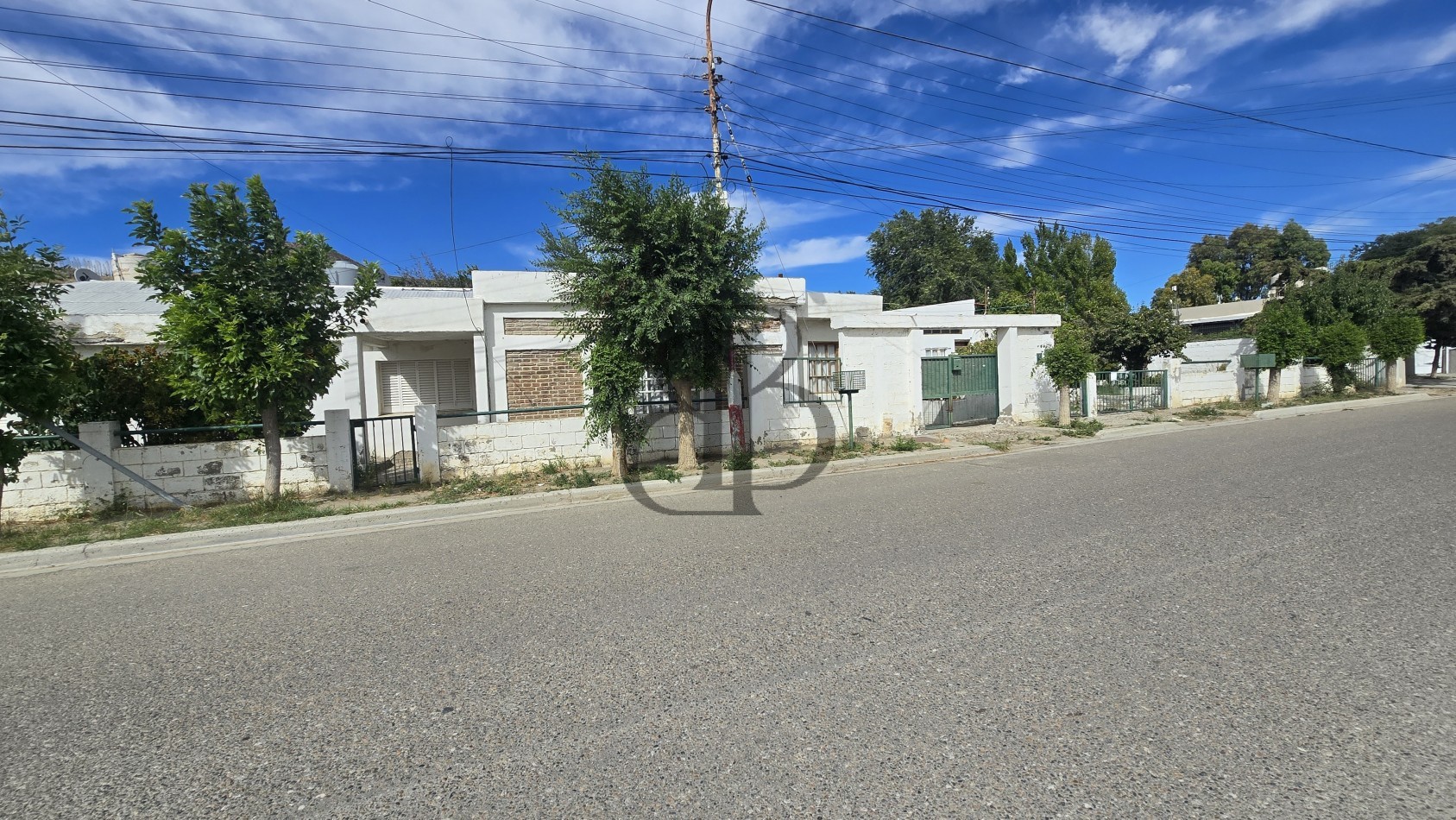 PROPIEDAD DE GRAN TAMAÑO EN B° CASTELLI