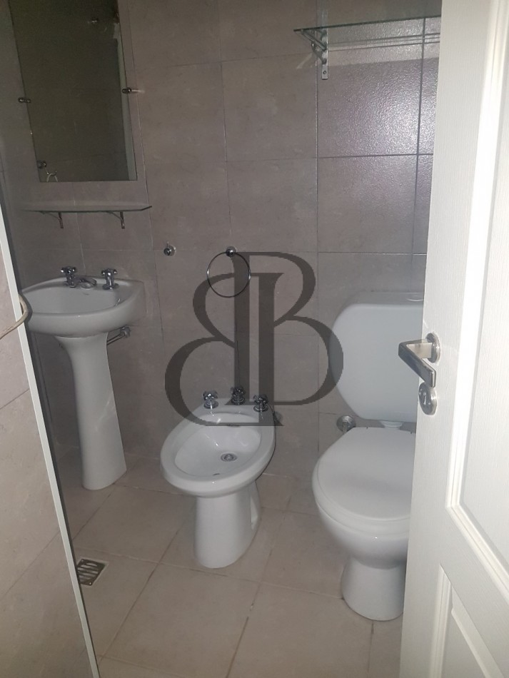 ALQUILER CASA UN DORMITORIO BARRIO PUEYRREDON