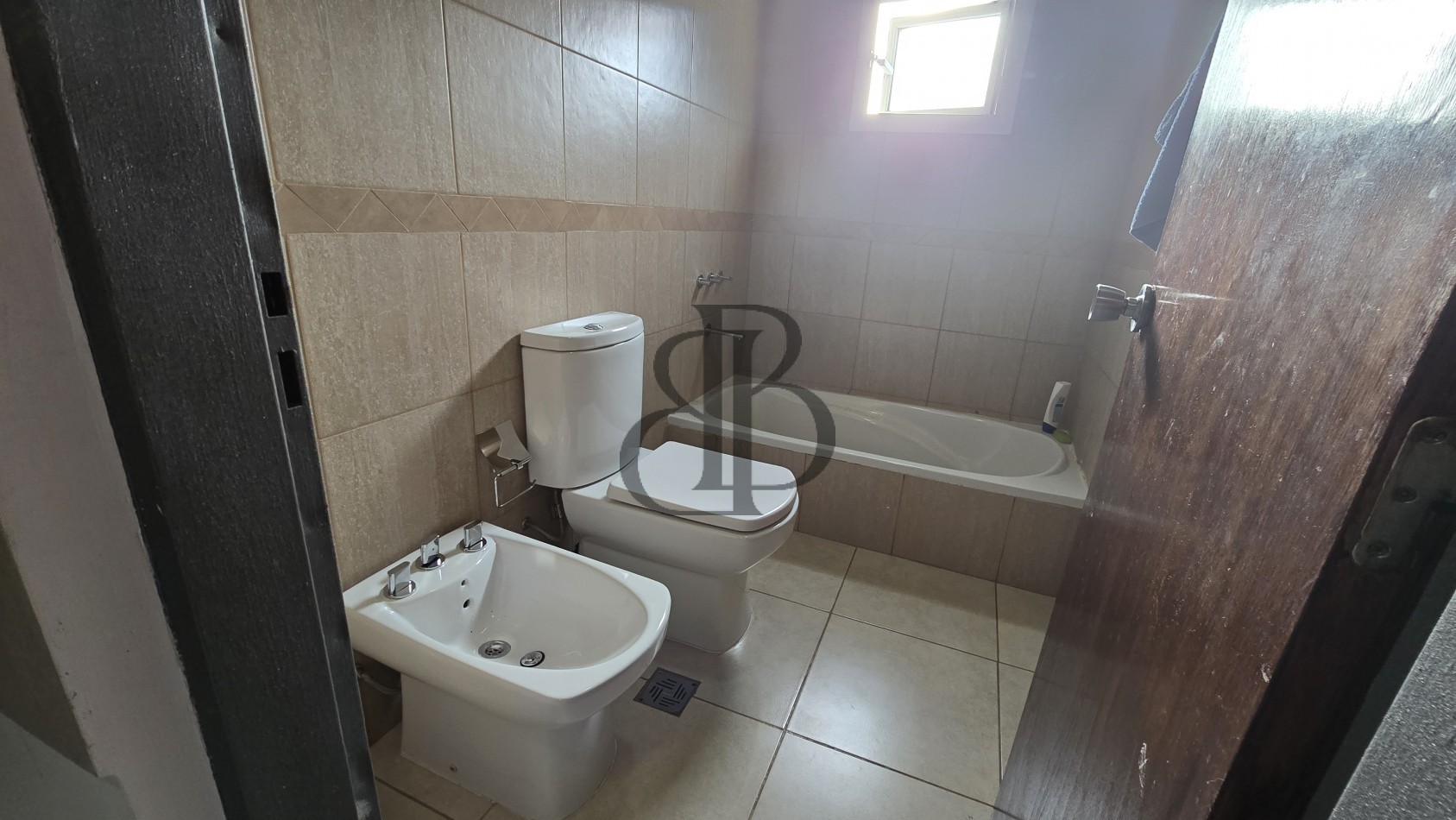 CASA EN VENTA 2 PLANTAS 3 DORM ZONA SUR