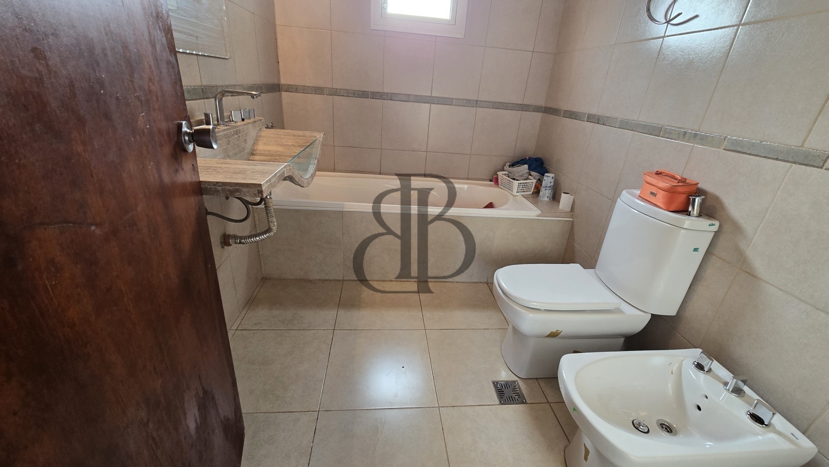 CASA EN VENTA 2 PLANTAS 3 DORM ZONA SUR