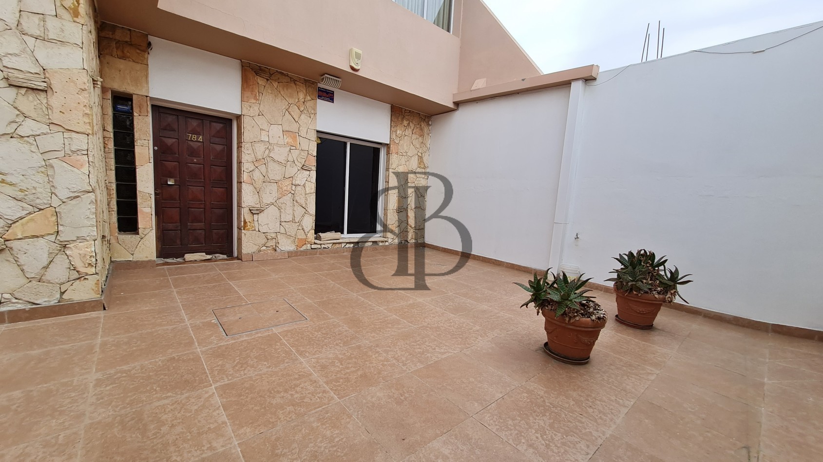 CASA + LOCAL EN VENTA B° PUEYRREDON