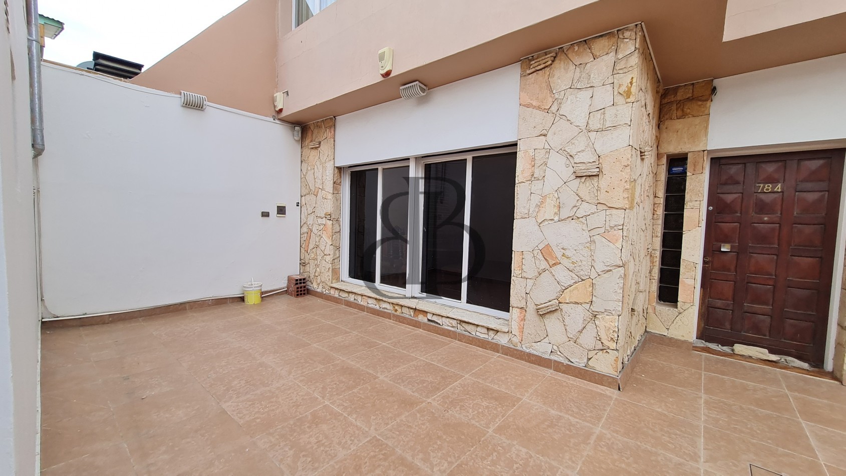 CASA + LOCAL EN VENTA B° PUEYRREDON