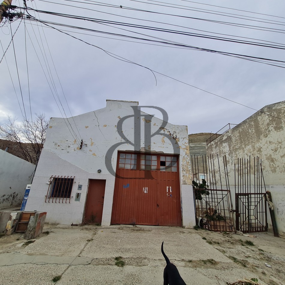 TERRENO CON MEJORA A DEMOLER EN VENTA ZONA CENTRO 