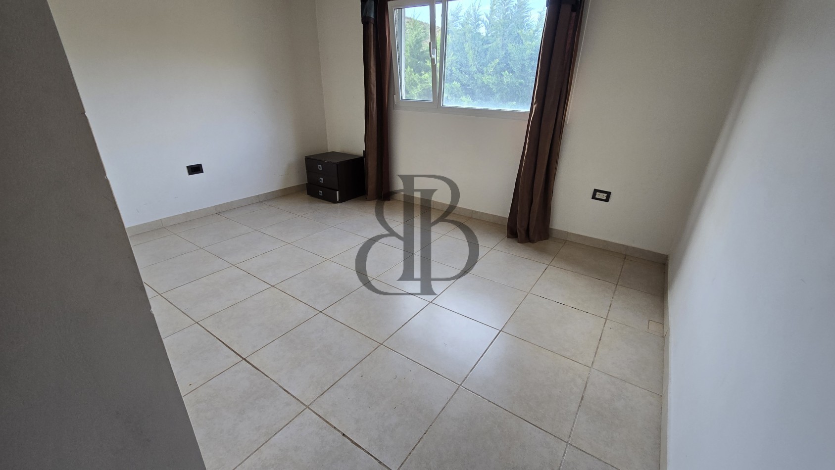 CASA EN VENTA 2 PLANTAS 3 DORM ZONA SUR