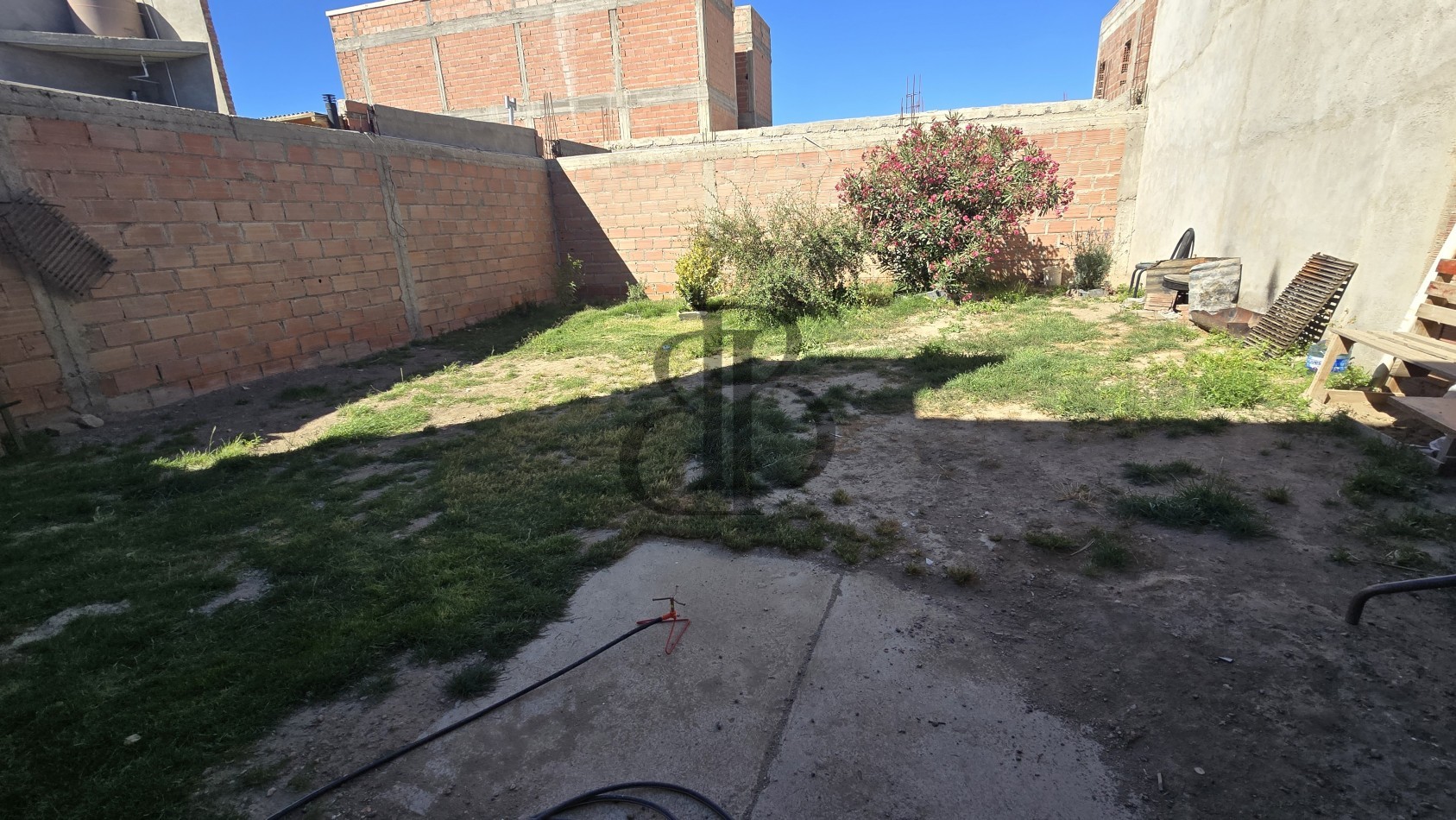 CASA EN VENTA BARRIO LOS BRETES